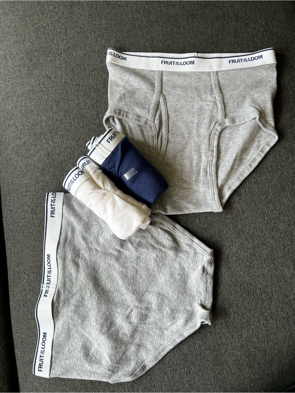 NWOT Fruit of the Loom Boys Large Briefs 4 Pack NWOT